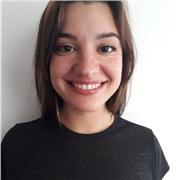 Instructora de yoga integral ofrece clases y ademas meditaciones para quien esta interesado en el ámbito